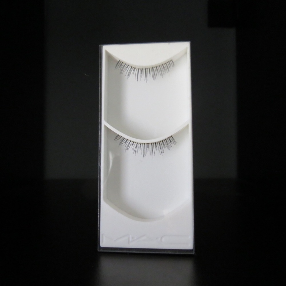 MAC False Lashes #25